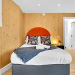 Green Mews 3 With Free Parking - By My Getaways