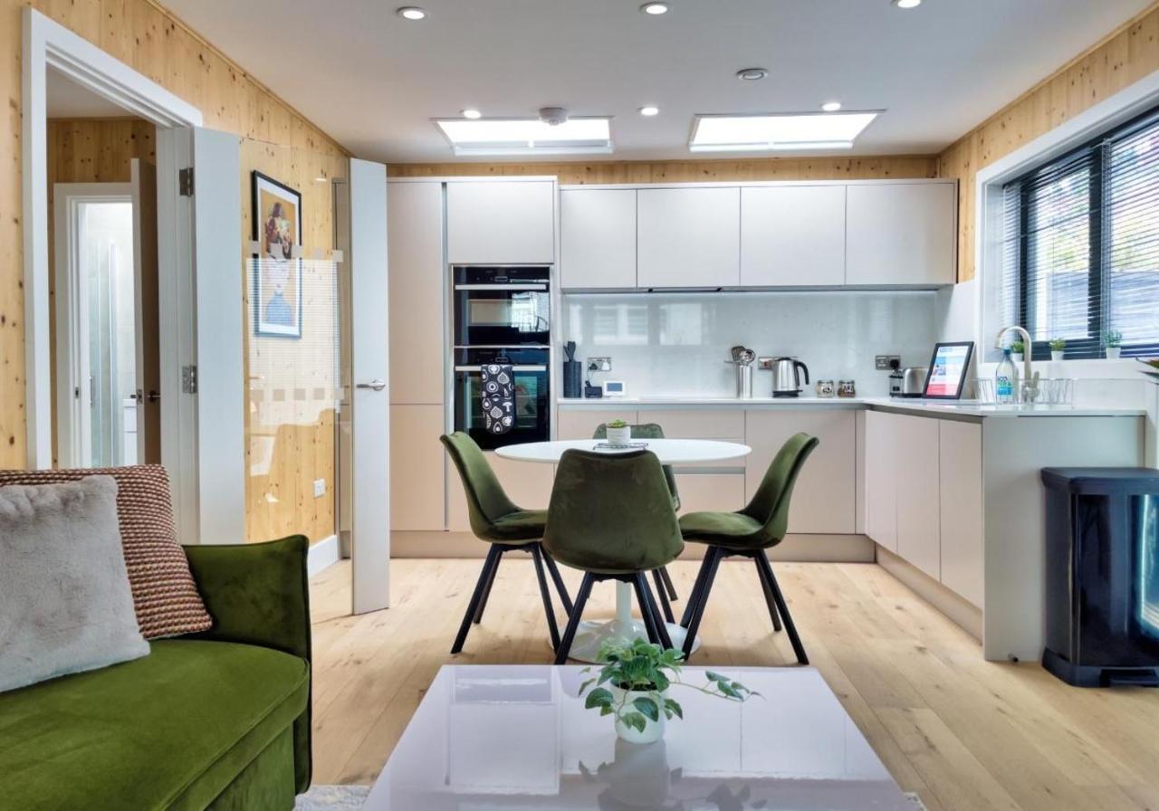Mews 3 With Free Parking - By My Getaways Hébergement de vacances *